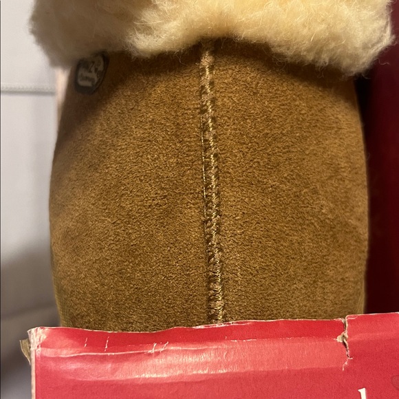 Pawz by BearPaw Women's Suede Slippers - Brown and Cream NIB Size 6 - Picture 7 of 9